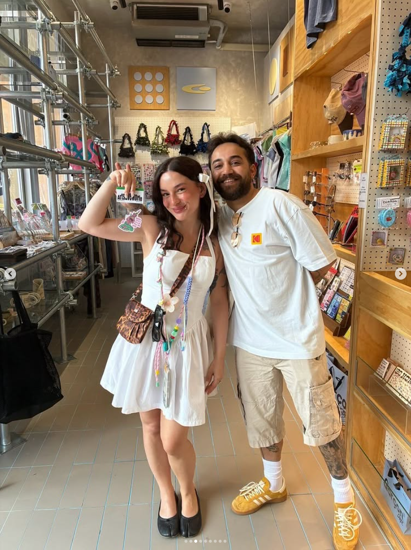 Garcon Dept. customers in store — 03