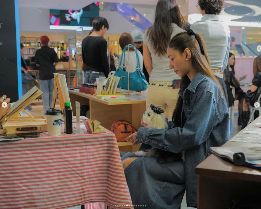 Garcon Dept. customers in store — 11