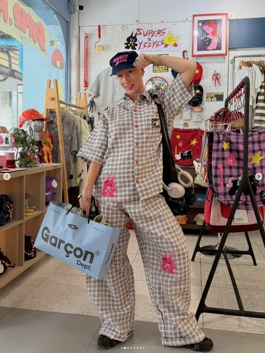 Garcon Dept. customers in store — 20