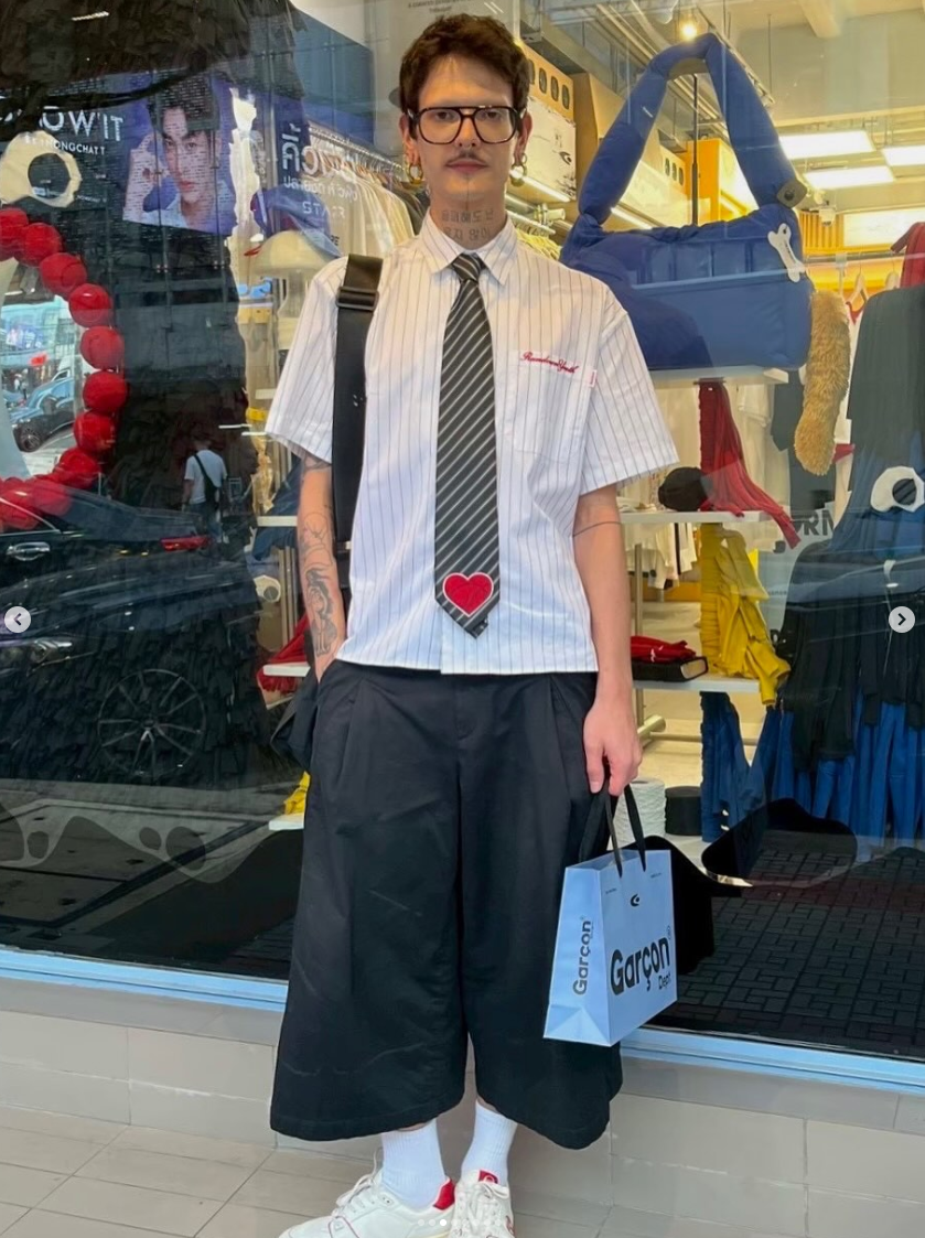 Garcon Dept. customers in store — 21