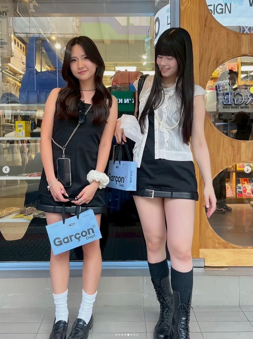 Garcon Dept. customers in store — 23