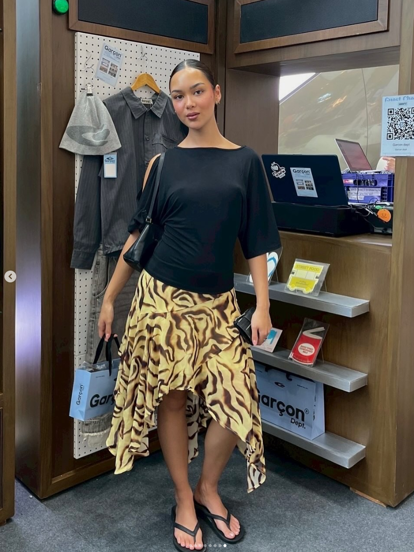 Garcon Dept. customers in store — 26