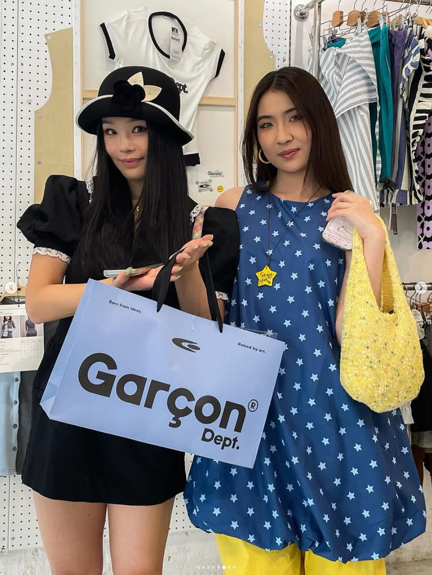Garcon Dept. customers in store — 32