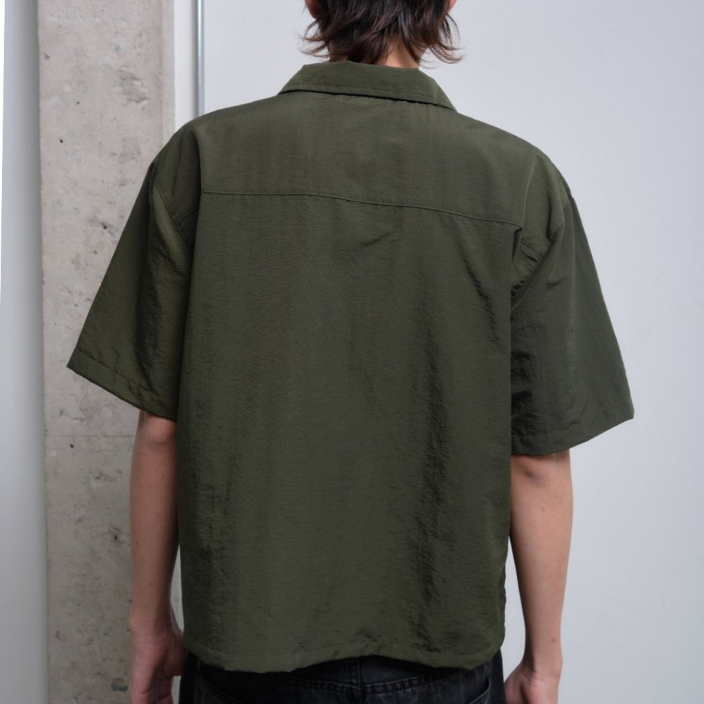 D-shaped ring shirt