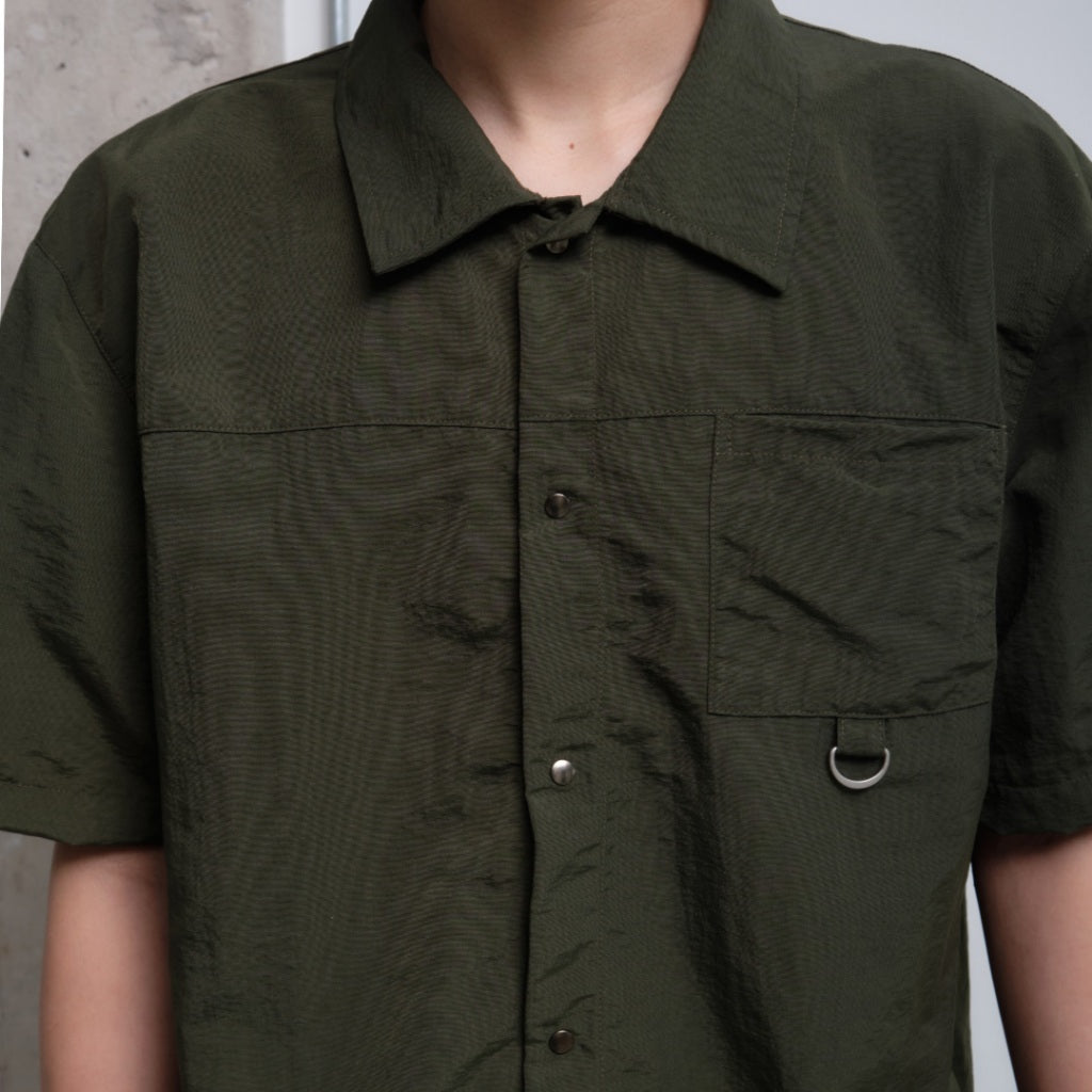 D-shaped ring shirt