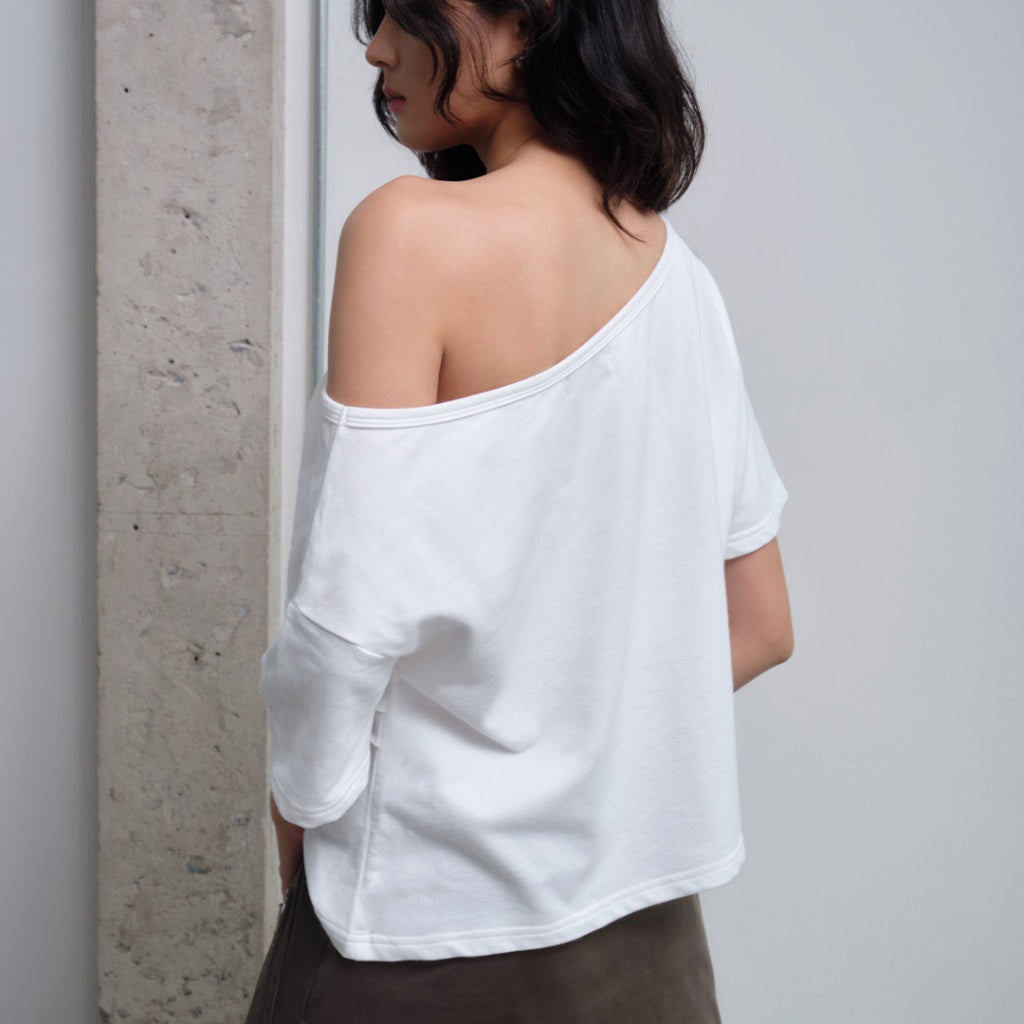 Garcon Shoulder brooch white tee