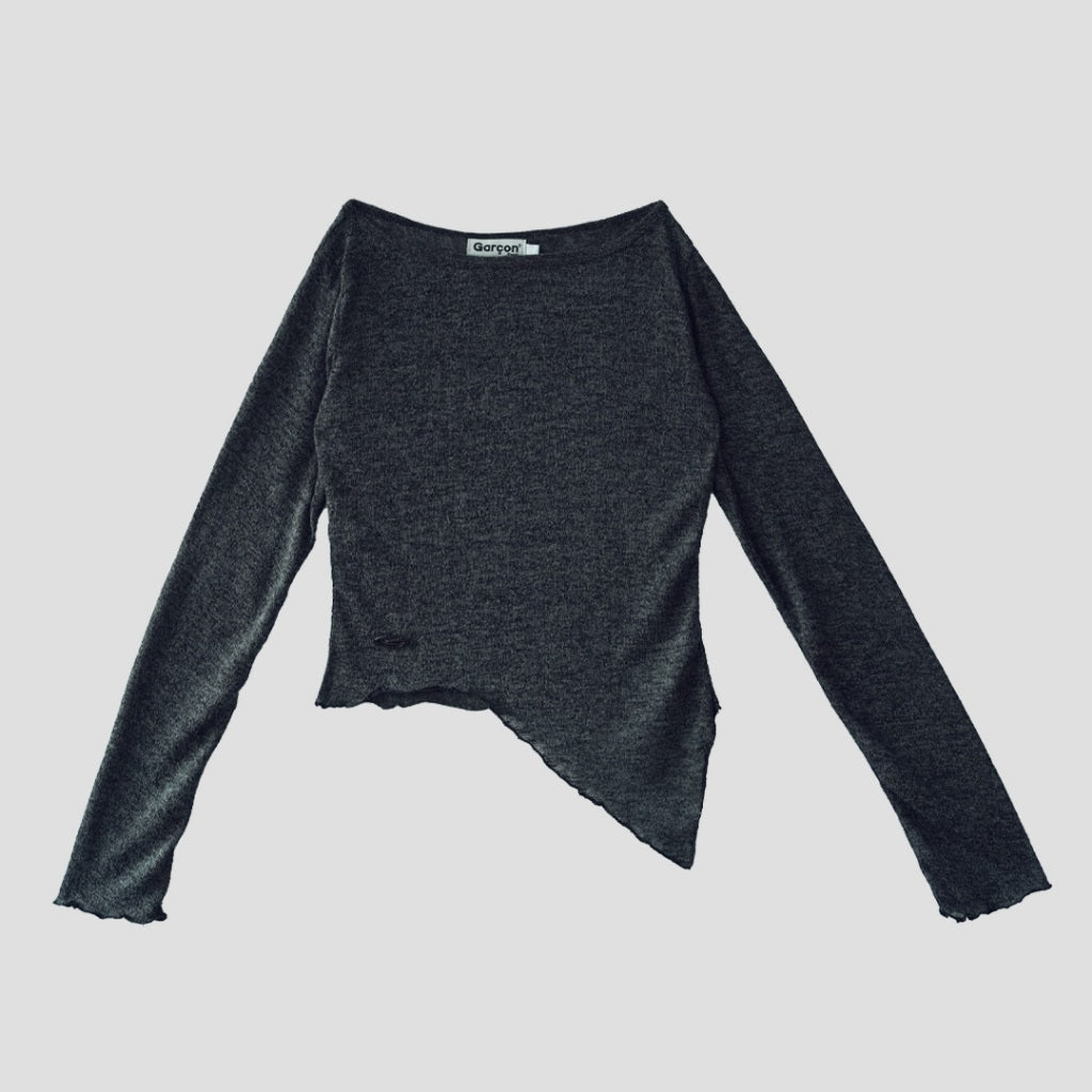 long-sleeved shirt with a slanted cut