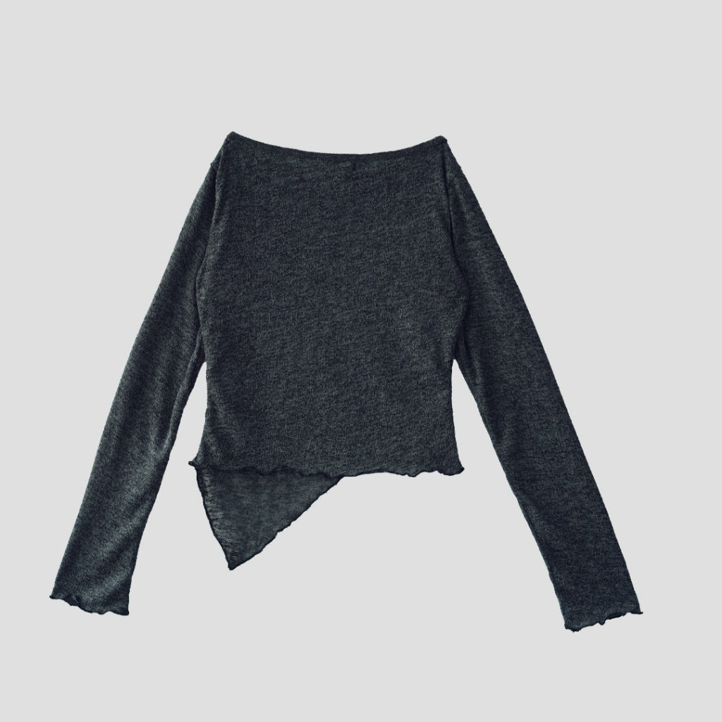 long-sleeved shirt with a slanted cut