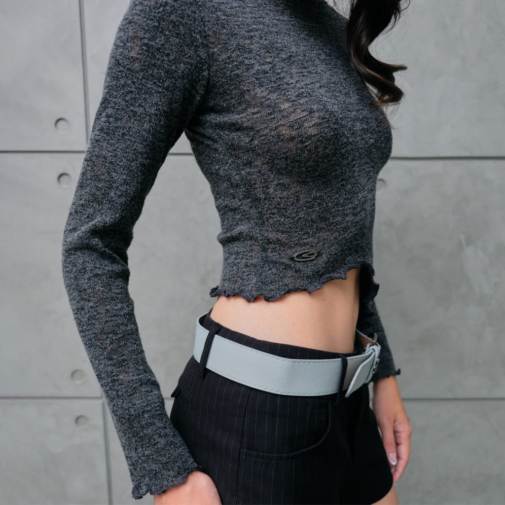 long-sleeved shirt with a slanted cut